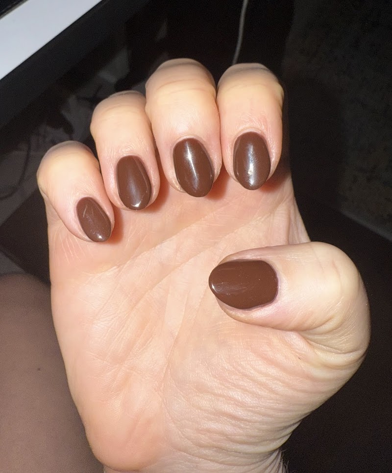 Oval at Zenails in Chicago