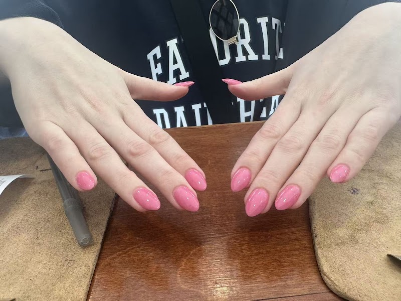 Almond Shape at West Nail in New York