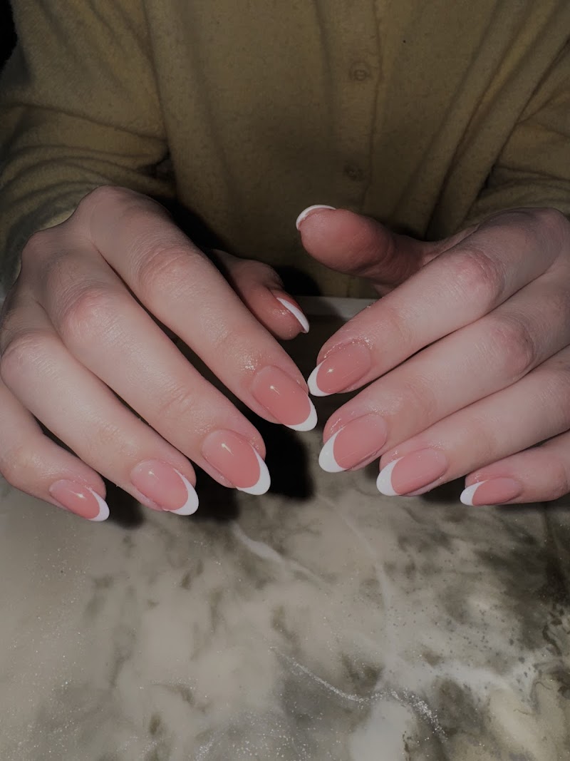 Abstract Nails nail design by Yves London