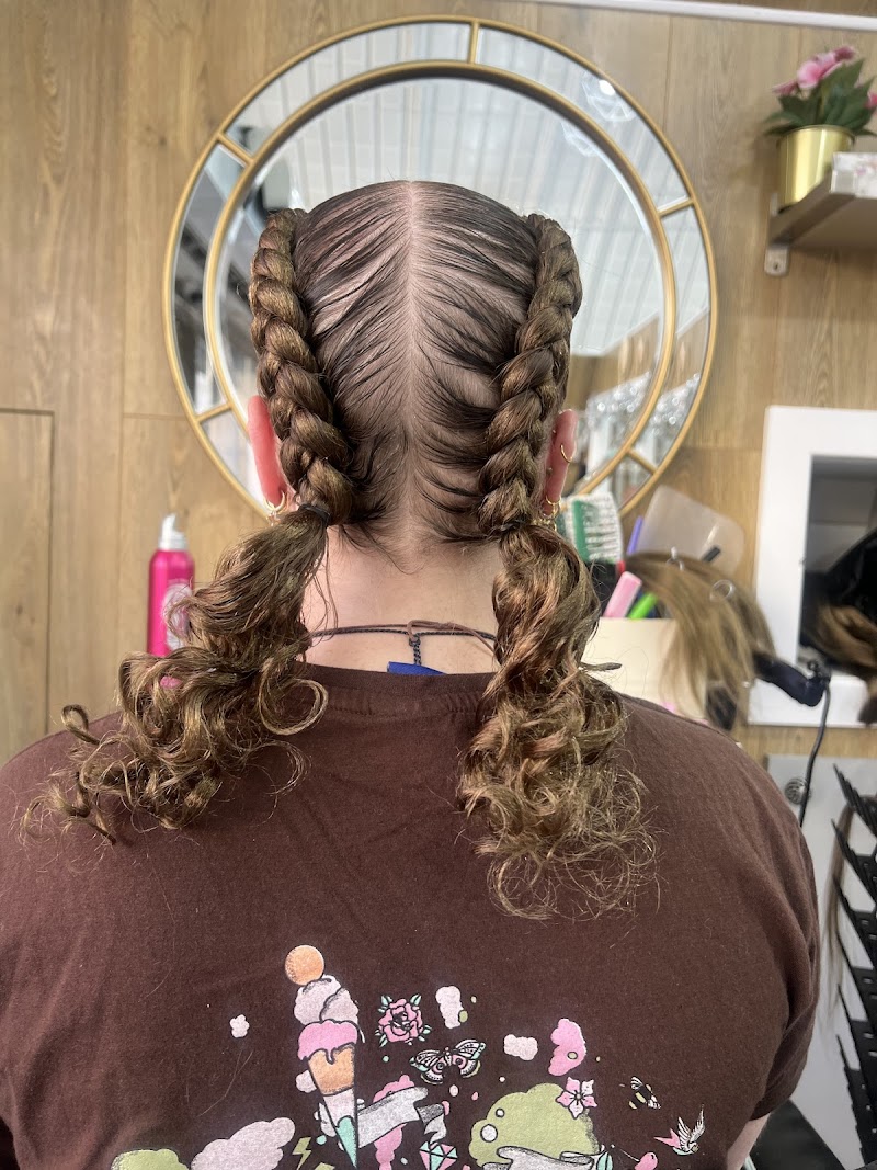 Nail Salon at Astelle Beauty Palace in London