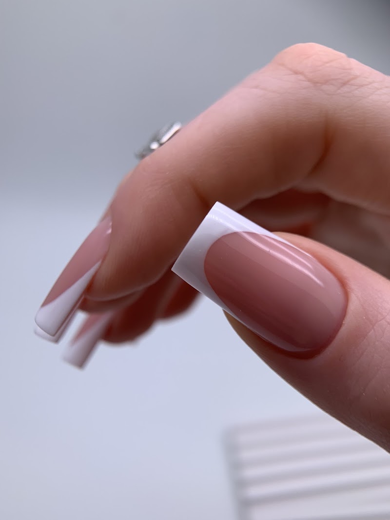 Glossy Nails nail design by Nails Atelier