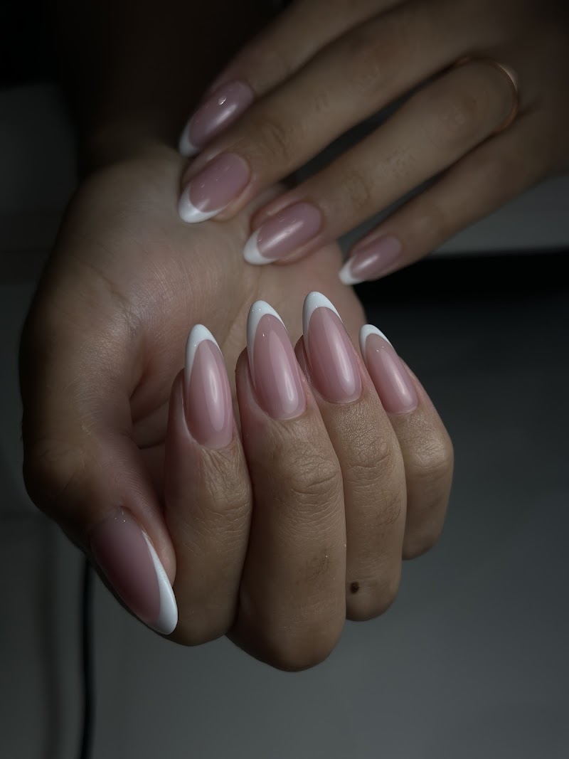 Glossy Nails nail design by T Nails Studio – ITANA Boutique | Nail Salon Hammersmith
