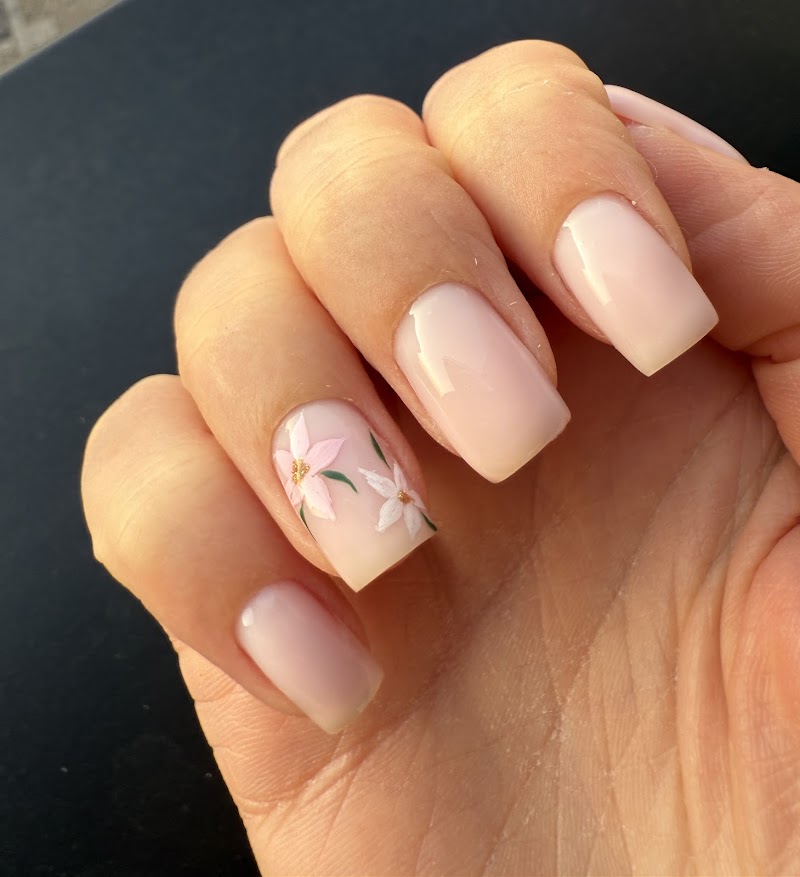 Glossy Nails nail design by T Nails Studio – ITANA Boutique | Nail Salon Hammersmith