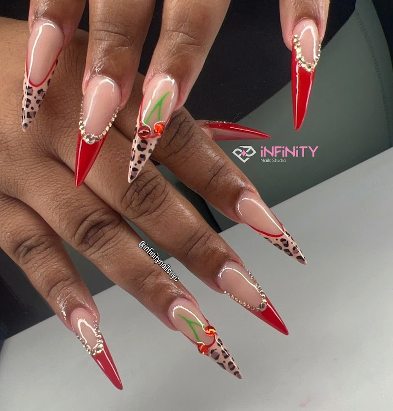 Christmas Nails nail design by Infinity Nails Studio in New York