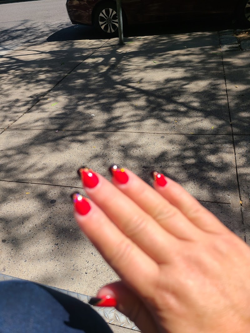 Glossy Nails nail design by Green Nail Spa 2 Inc