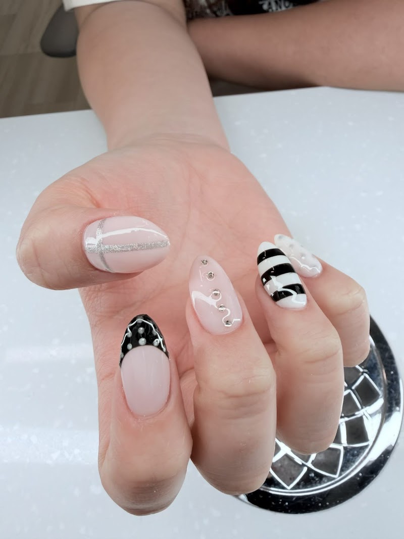 Nail Art at Linzy Nails & SPA in Chicago