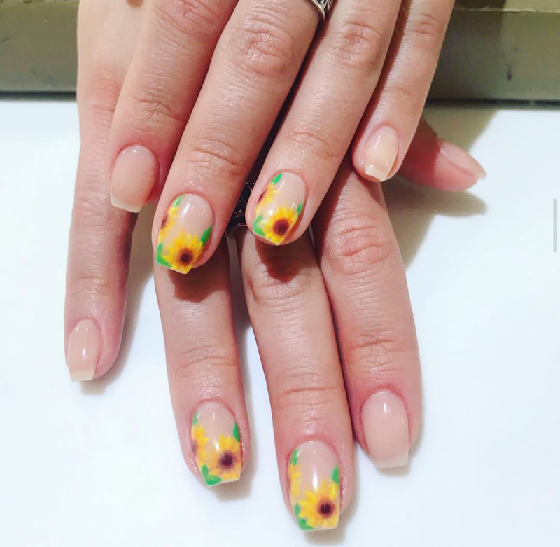 Floral Nails nail design by B&P Nail Inc in New York