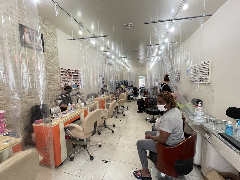 Nail Salon at Popping Nails SPA in New York