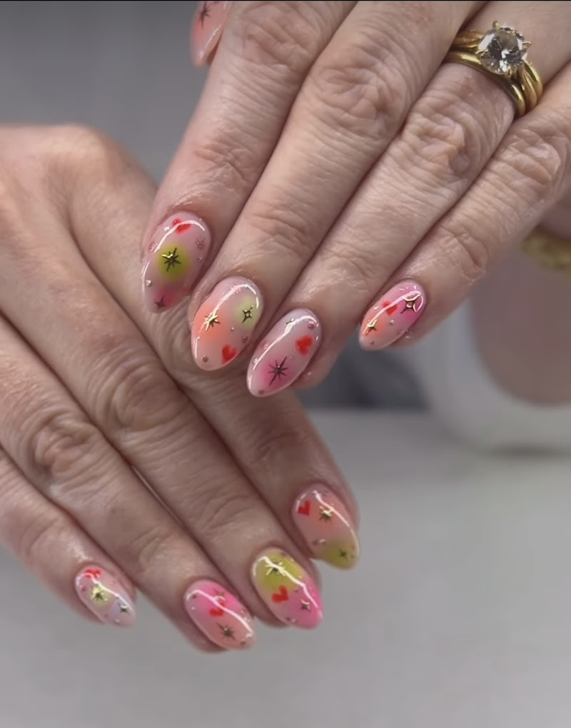 Glossy Nails nail design by Stepheniiie