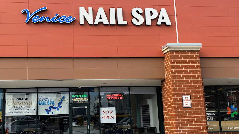 Nail Salon at Venice Nail SPA in Chicago