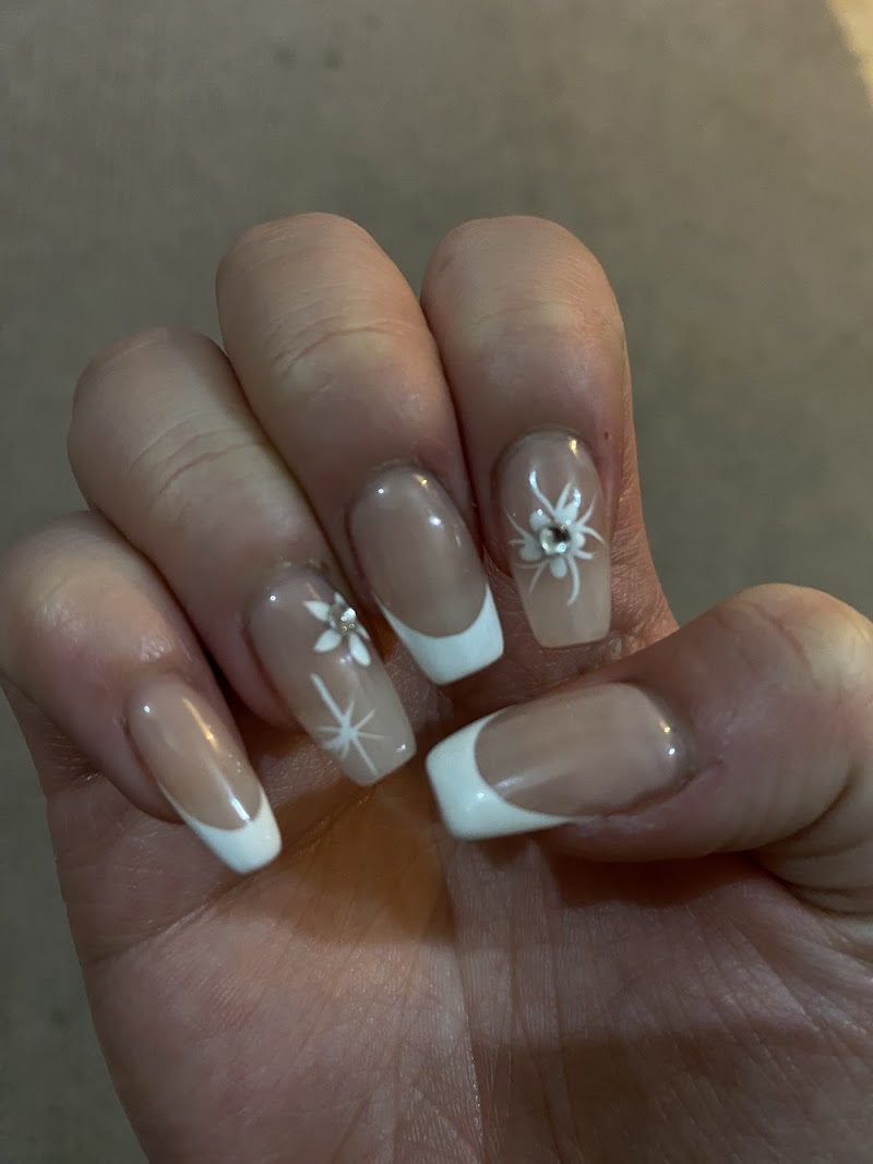 3D Nails nail design by Julie Nails and Wellness in London