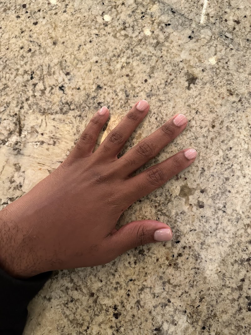 Glossy Nails nail design by Valora nail bar