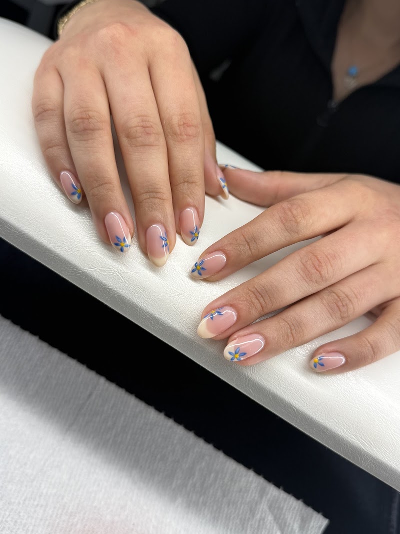 Party Nails nail design by Zarina's Beauty Bar in Miami