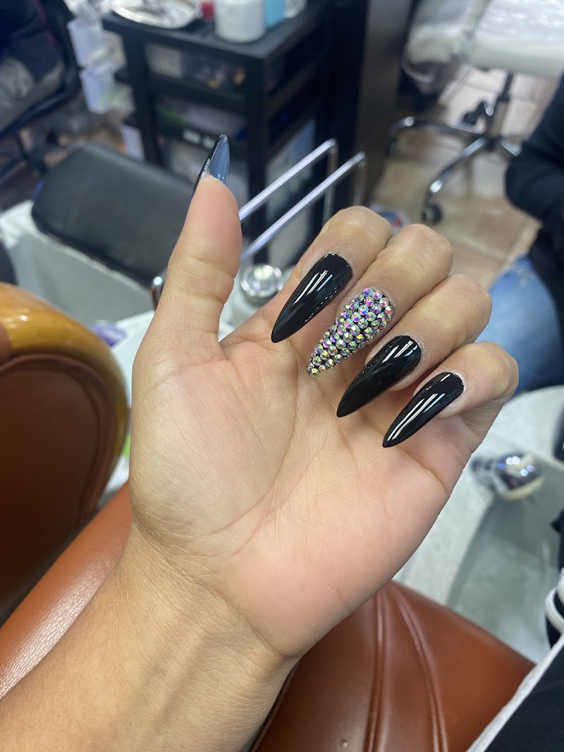 3D Nails nail design by S&L nail salon and hair