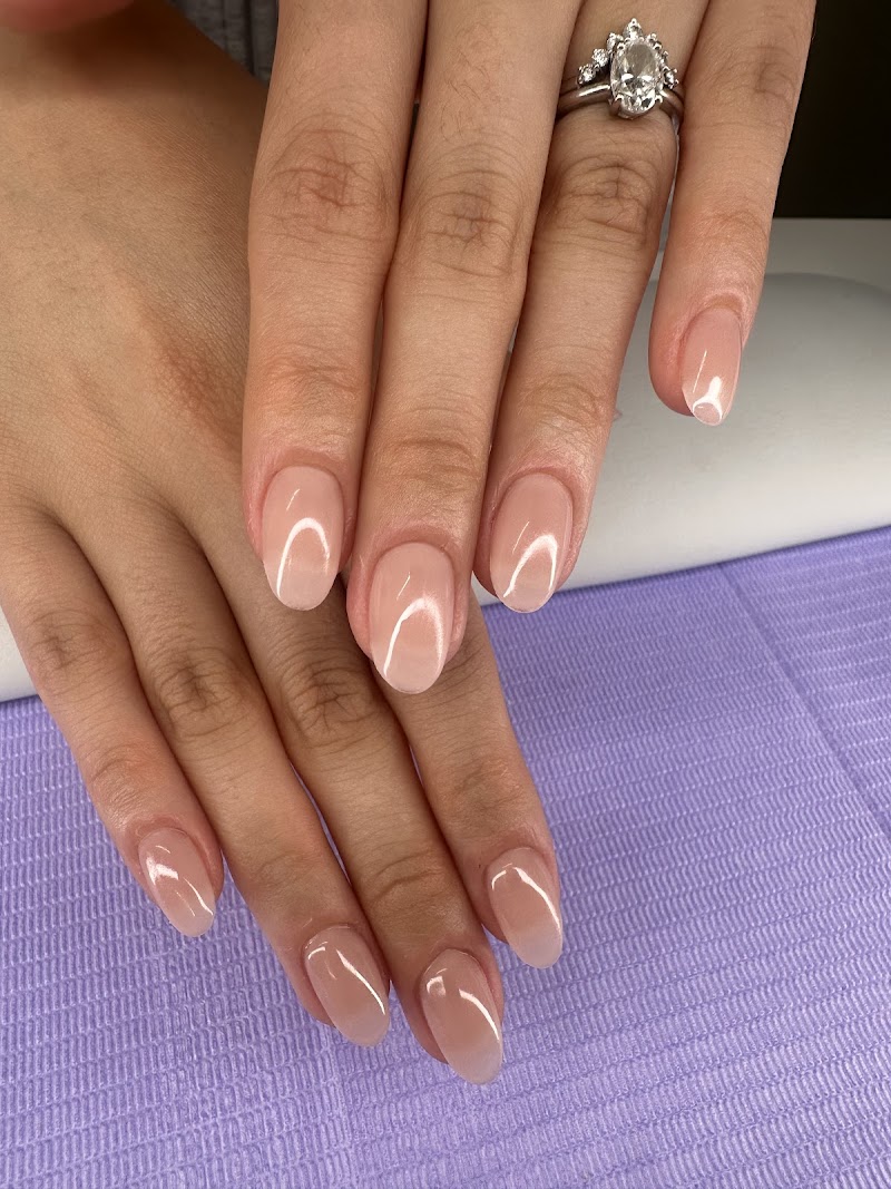 Wedding Nail Ideas: Styles, Shapes & What to Book