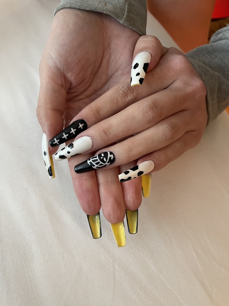 Glossy Nails nail design by BRAND NAILS