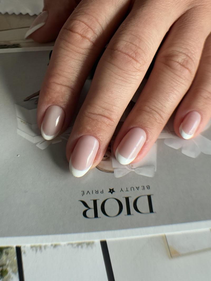How to Strengthen Weak Nails: What Actually Works