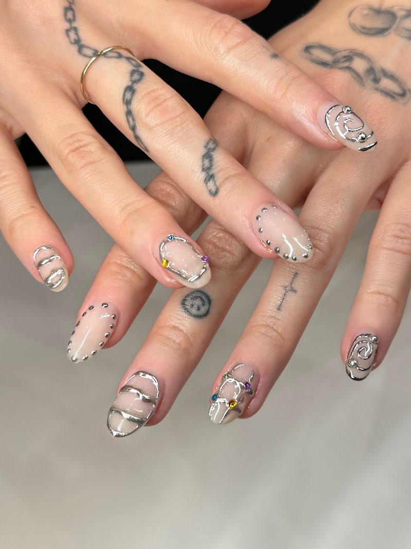 Geometric Nails nail design by Bicolor Nail Studio