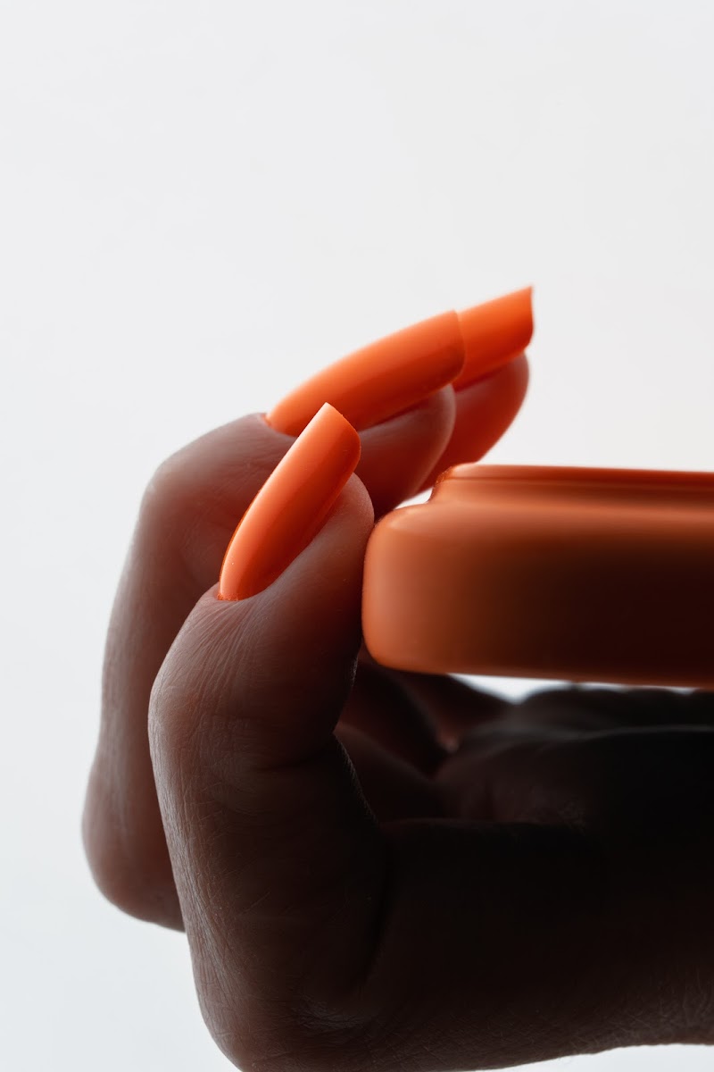 Almond Nails nail design by Natalie Pavlova Nail Studio