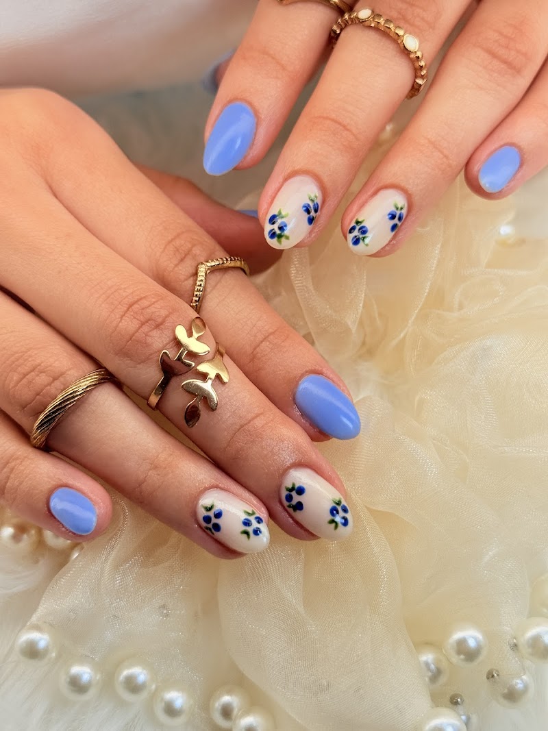 French Tip Nails nail design by Nails Del Rosario