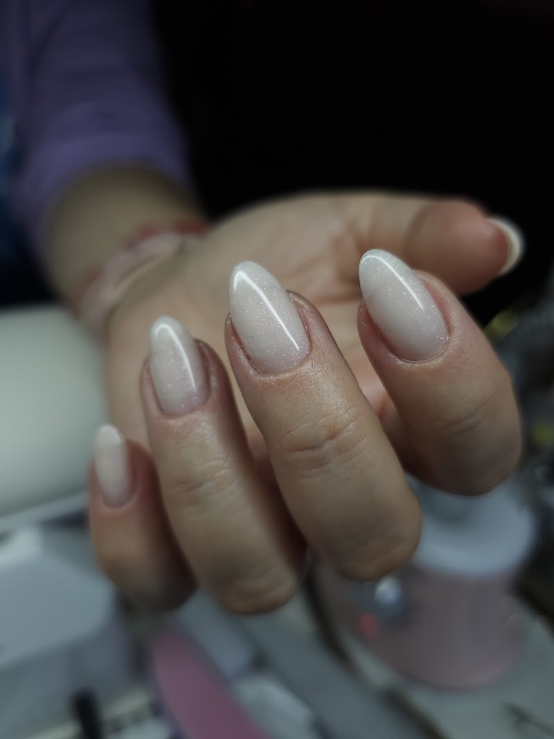 Bridal Nails nail design by Betha Beauty Studio in London