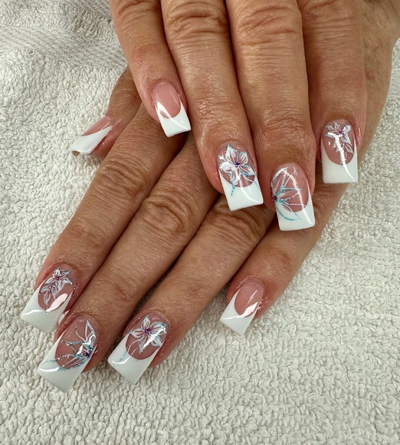 Chrome Nails nail design by RGB Nail Salon in Los Angeles