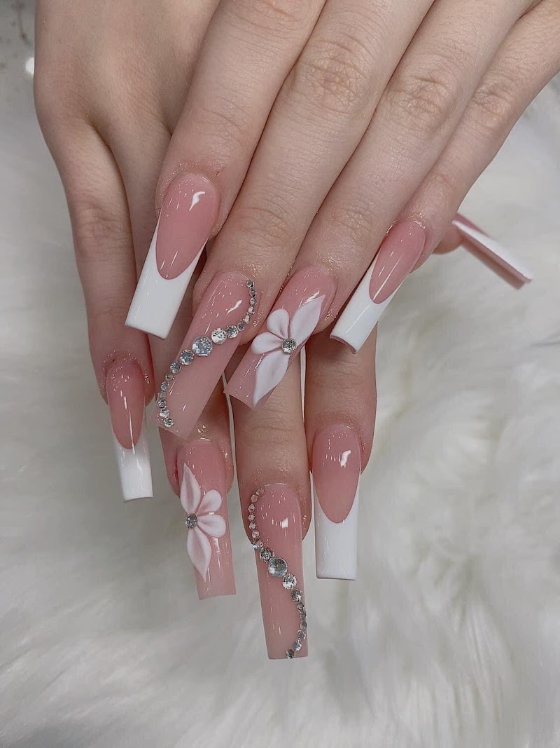 Summer Nails nail design by Lady Luxe Mobile Beauty | Mayfair, London in London