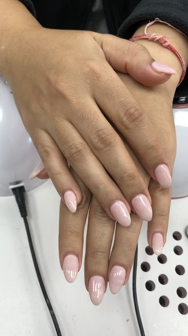 BIAB nail design by FRESH NAIL & SPA in New York