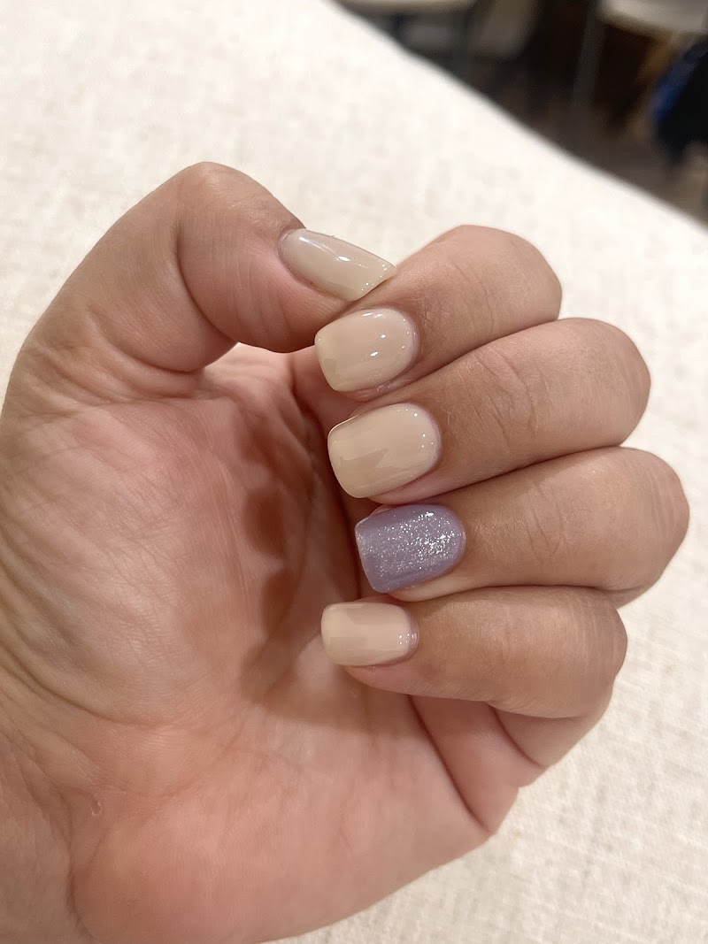 Winter Nails nail design by Lumi Nail Studio 1 in Los Angeles