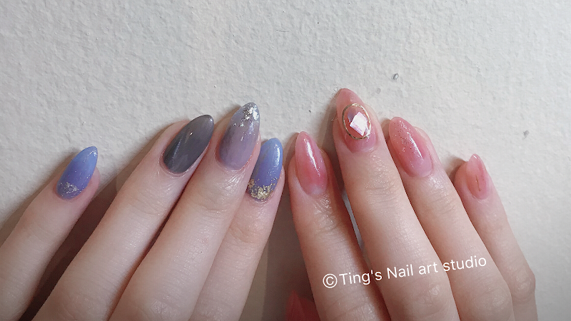 Ombre Nails nail design by Ting’s house call team in Los Angeles