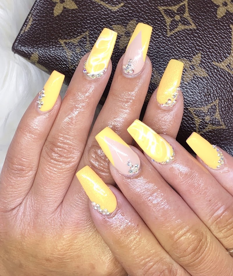 Marble Nails nail design by Quality Nails & Spa