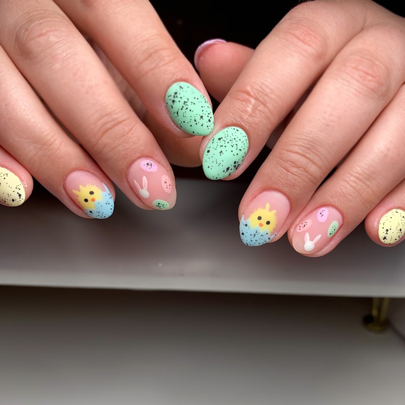 Holographic Nails nail design by Nailology Angel - Goswell Road