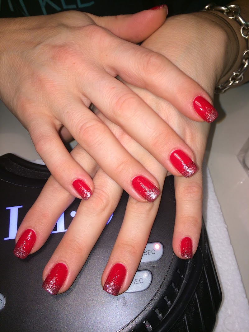 Christmas Nails nail design by Nails 3j Beauty in London