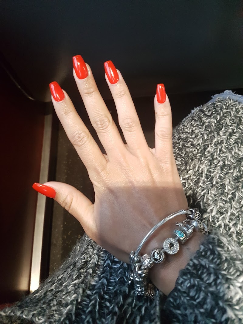 Christmas Nails nail design by Nails 3j Beauty in London