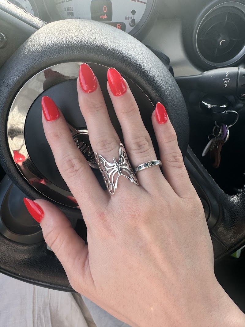 Fall Nails nail design by Lynn's Nail Lounge in Los Angeles