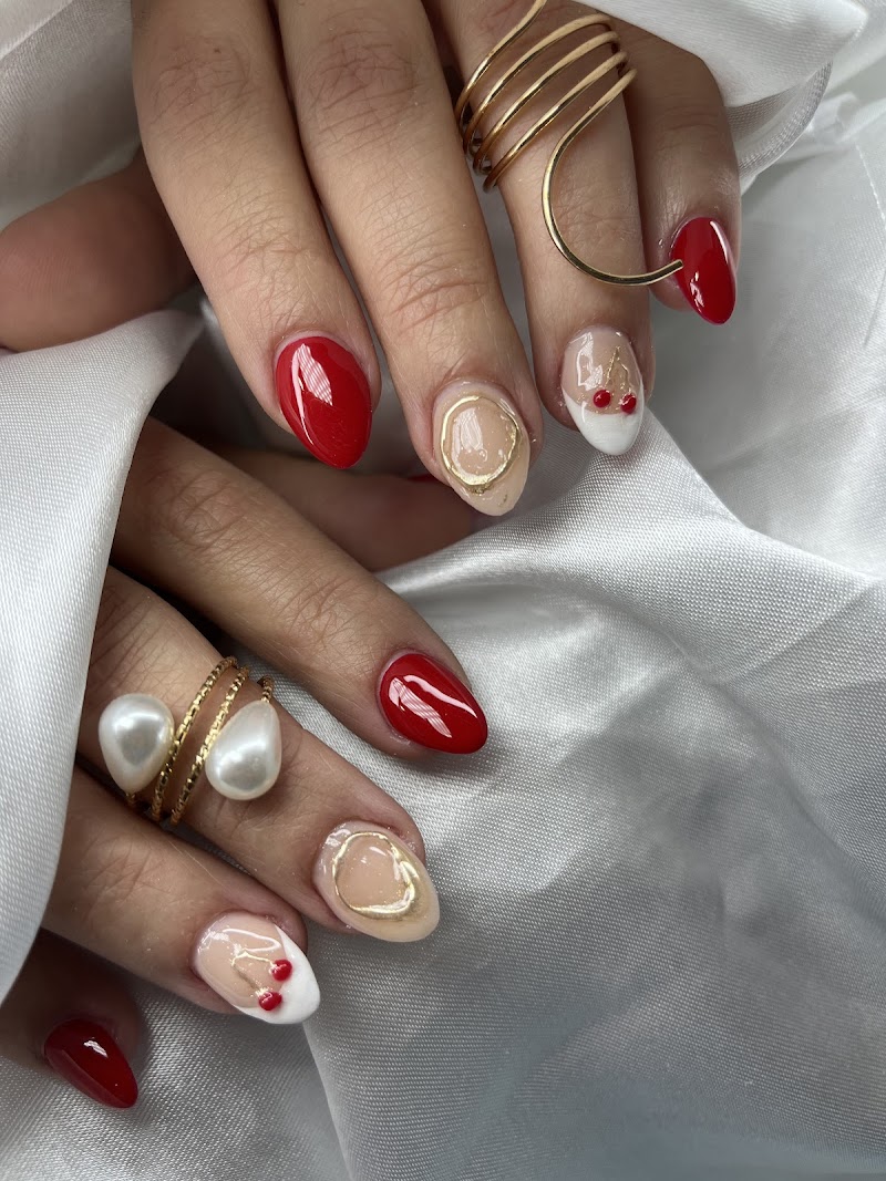 Fall Nails nail design by Manos de Amor Nails Studio in New York