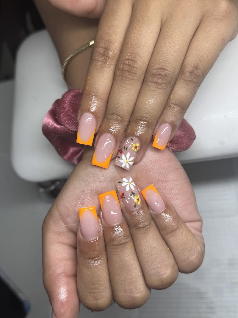 Marble Nails nail design by Dream Nails in London