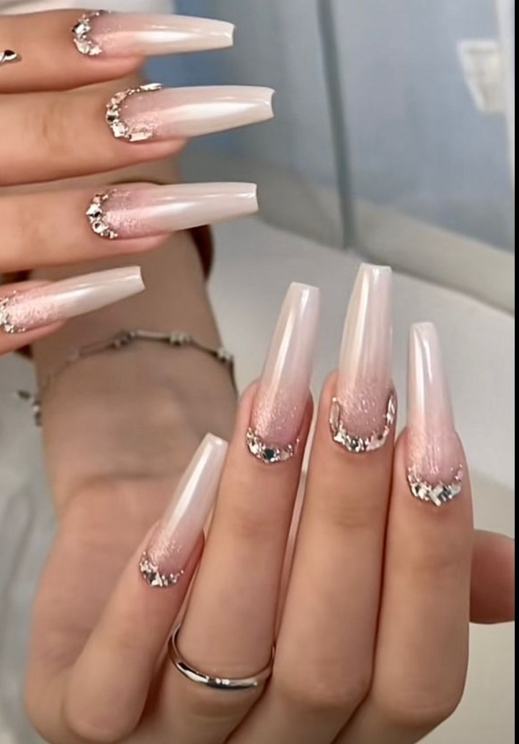 3D Nails nail design by Sadinday Nail Spa in New York