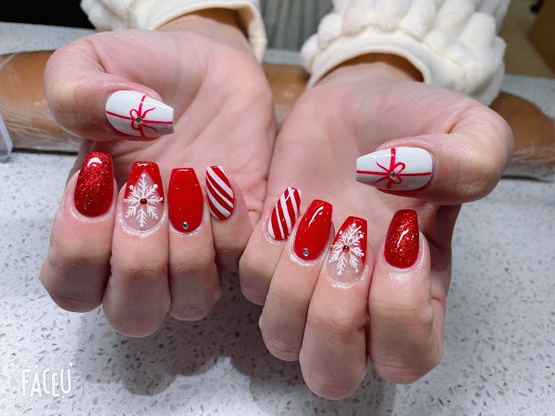 Nail Art at Trendy Nails SPA in New York