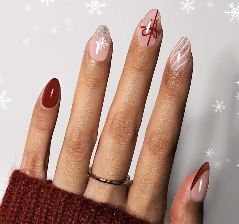 Summer Nails nail design by ROSE NAILS & SPA in New York