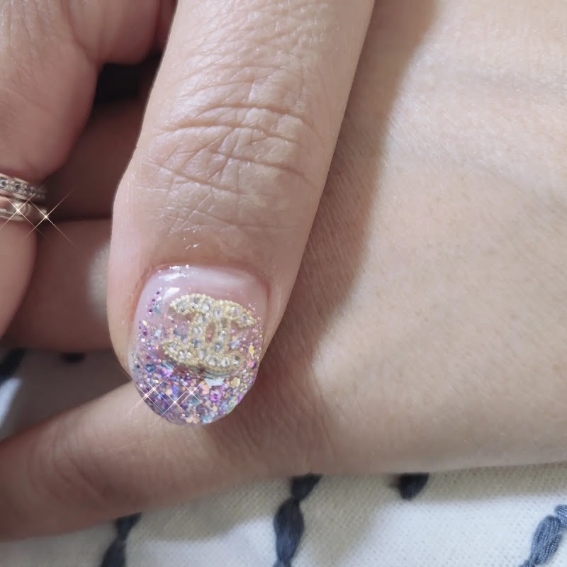 Glitter Nails nail design by Gloria nails