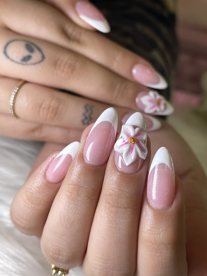 Le Beauty Studio - Nail Salon in New York