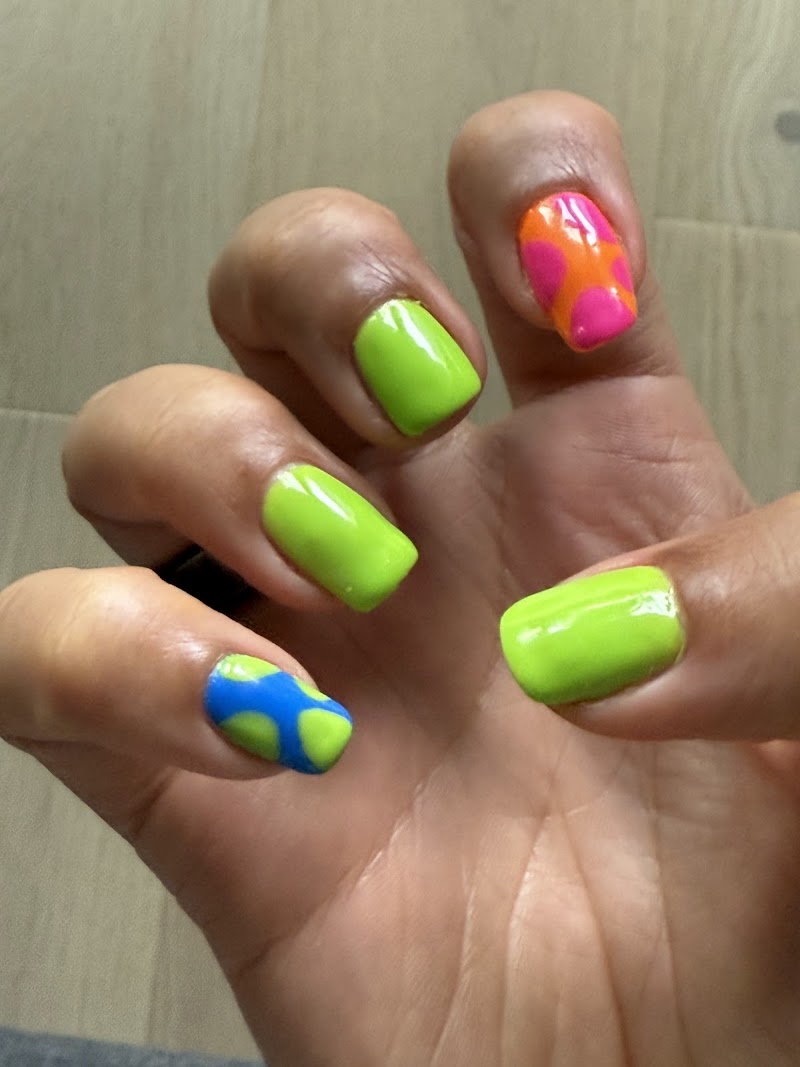 Summer Nails nail design by Helen Nail Spa in New York