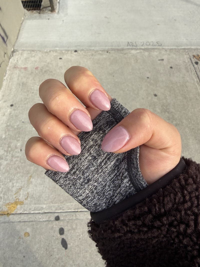 Summer Nails nail design by Helen Nail Spa in New York