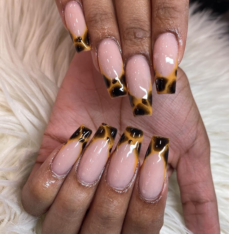 Christmas Nails nail design by New Infinity Nail II in New York