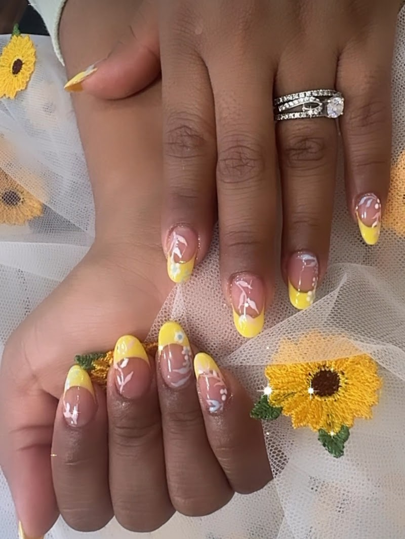 Summer Nails nail design by Shimmer Nail Spa in New York