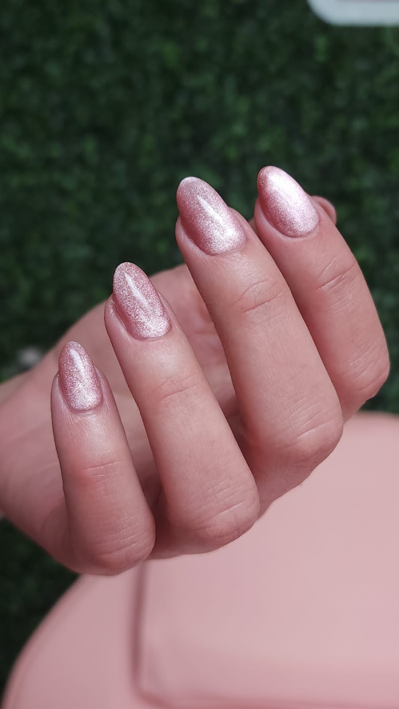 Glitter Nails nail design by Cute and Nice Nail Art Studio in Miami