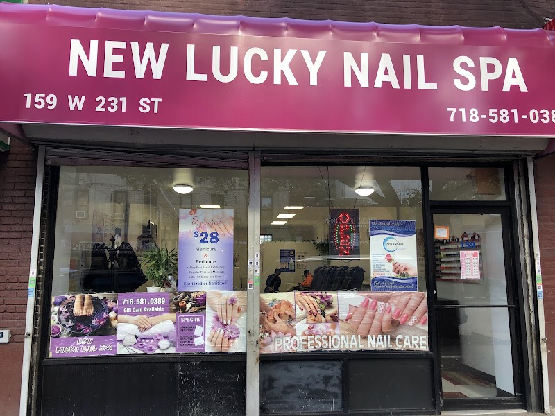 Nail Salon at Lucky Nail in New York