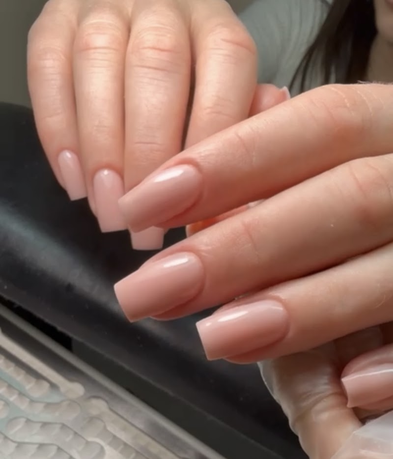 Ombre Nails nail design by The Glow Gloss Russian Manicure Studio in Miami