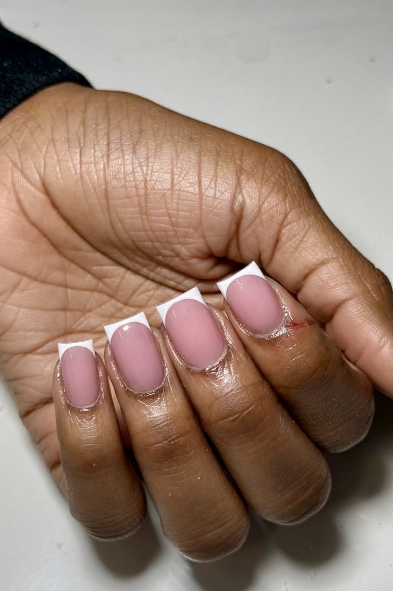 Oval Nails nail design by NailzByLisette in New York